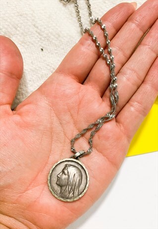 1970'S SILVER MEDALLION NECKLACE