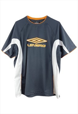 Vintage Umbro 2K T-shirt in Grey L