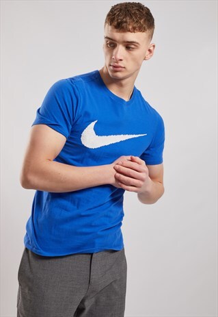 VINTAGE NIKE T-SHIRT