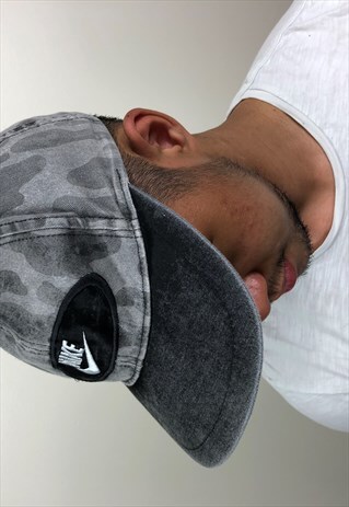VINTAGE GREY CAMO NIKE CAP
