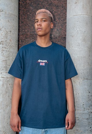SHORT SLEEVE TSHIRT IN NAVY WITH DREAM SPORTS EMBROIDERY