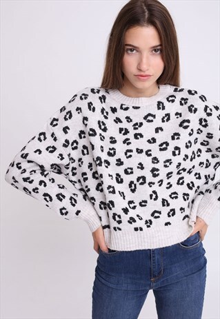 CREW NECK JUMPER IN LEOPARD PATTERN - CREAM AND BLACK