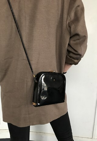 VINTAGE 80' BEAUTIFUL UNIQUE SHINY BLACK BAG
