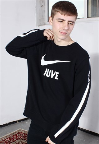 VINTAGE NIKE BLACK AND WHITE JUVENTUS SWEATSHIRT