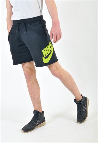 VINTAGE 90S NIKE SHORTS IN BLACK