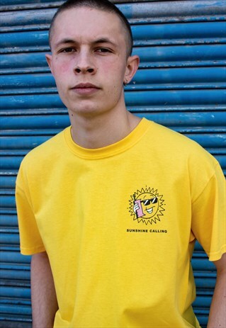 T-SHIRT IN YELLOW WITH SUNSHINE GRAPHIC PRINT