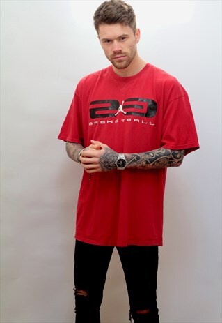 MICHAEL JORDAN 1990'S VINTAGE MICHAEL JORDAN T-SHIRT IN RED