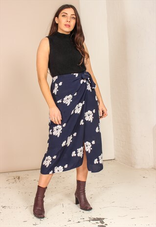 VINTAGE 80S WRAP FRONT SKIRT IN NAVY FLORAL PRINT