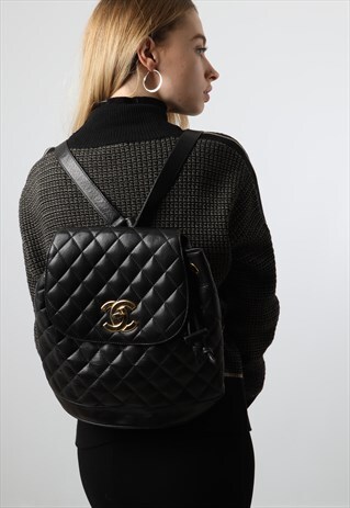VINTAGE BLACK QUILTED BACKPACK