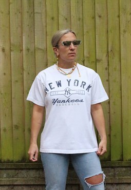 Vintage Y2K dated New York Yankees t shirt in white