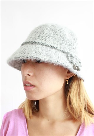 GREY WOOL PLAIN FLUFFY HAT
