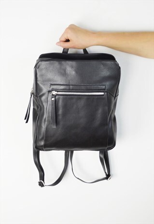 BLACK FAUX LEATHER BACKPACK BAG