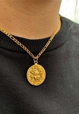 MEDUSA PENDANT NECKLACE FIGARO CHAIN- GOLD