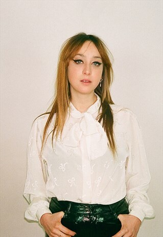 1960S VINTAGE WHITE BLOUSE WITH PUSSYCAT BOW