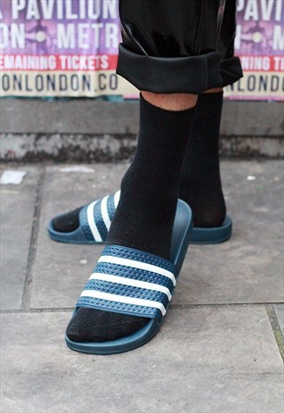 ADIDAS ORIGINALS ADILETTE SLIDERS