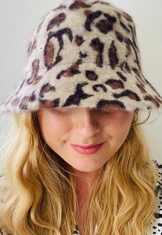 LEOPARD PRINT BUCKET HAT