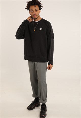VINTAGE NIKE EMBROIDERED LOGO SWEATSHIRT