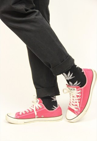 VINTAGE CONVERSE RED TRAINERS
