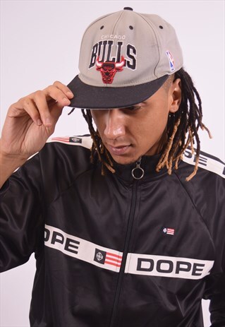 VINTAGE NBA CHICAGO BULLS CAP GREY