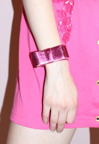 EARLY 1990S VINTAGE METALLIC PINK BOW BRACELET