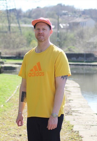 VINTAGE 00S ADIDAS LOGO TSHIRT