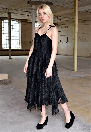 VINTAGE BLACK LACE DRESS