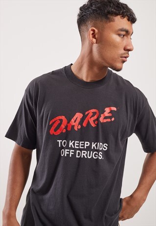 VINTAGE DARE GRAPHIC T-SHIRT