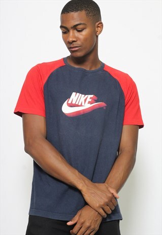 VINTAGE NIKE T-SHIRT