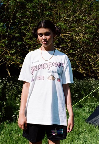 WHITE SHORT SLEEVED T-SHIRT WITH SLUURPEE DESIGN