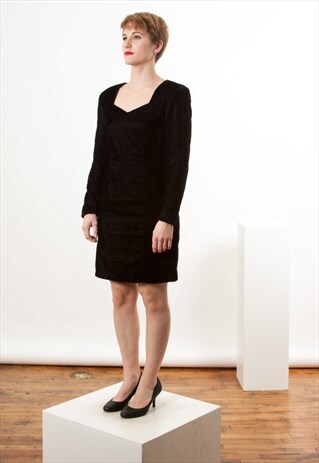 ON SALE LONG SLEEVE BLACK DRESS / EMPIRE WAIST MIDI DRESS