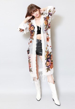 VINTAGE STYLE WHITE VELVET TASSEL FESTIVAL KIMONO