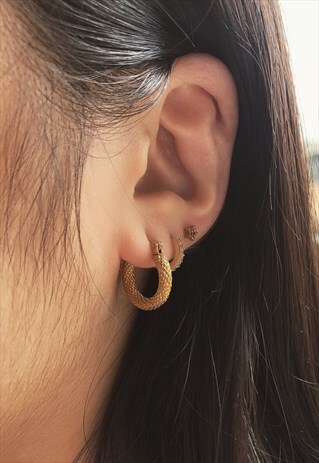SMALL TEXTURED HOOP EARRINGS GOLD PLATED
