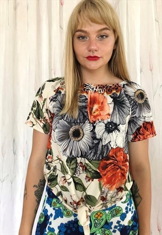 COLOURFUL FLORAL TOP WITH KNOT