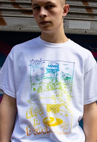 T-SHIRT IN WHITE WITH LIFE'S A BEACH GRAPHIC