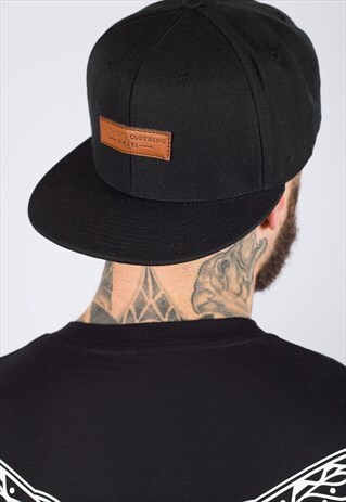 LEATHER PATCH BLACK 6 PANEL SNAPBACK