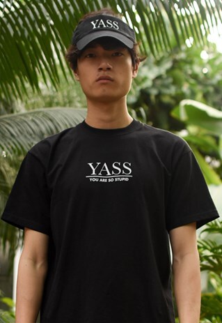 VISOR IN BLACK WITH LOGO