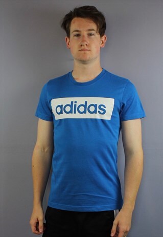 VINTAGE ADIDAS T SHIRT IN BLUE WITH PRINTED FRONT LOGO. SIZE