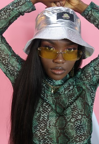 SILVER FOIL AMARACHI BUCKET HAT