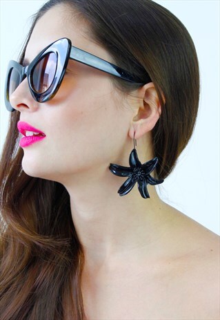 BLACK FLOWER DROP DANGLE EARRINGS