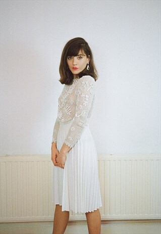 1960S VINTAGE WHITE CROCHET LACE SHEER CROP TOP - FESTIVAL