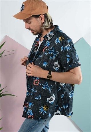 VINTAGE HAWAIIAN SHIRT REVERSE PATTERN.