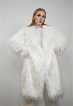White shaggy fur long hairy trench long hair fuzzy overcoat