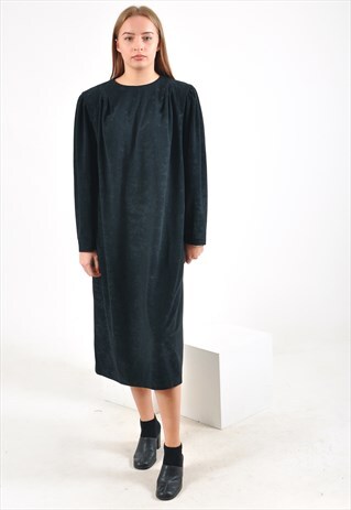 VINTAGE MAXI VELVET DRESS IN BLACK