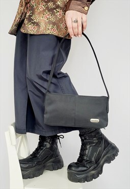 00s Y2K black minimalist baguette shoulder handbag