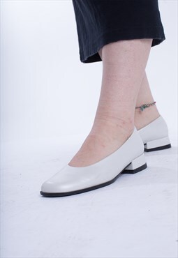 Vintage White Leather Shoes
