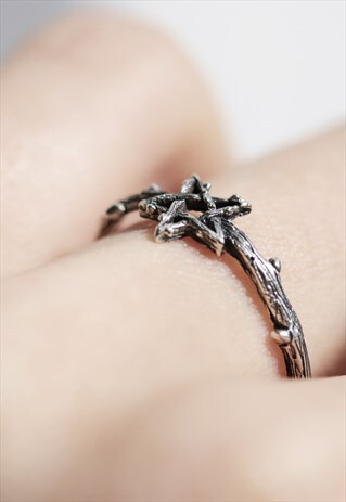 WILLOW MAGICK GOTHIC STERLING SILVER PENTAGRAM RING