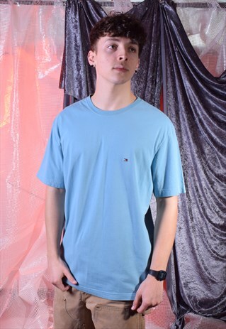 VINTAGE TOMMY HILFIGER BLUE EMBROIDERED TEE