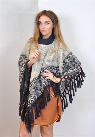 VINTAGE 1970S KNITTED HIPPY WINTER PONCHO JUMPER