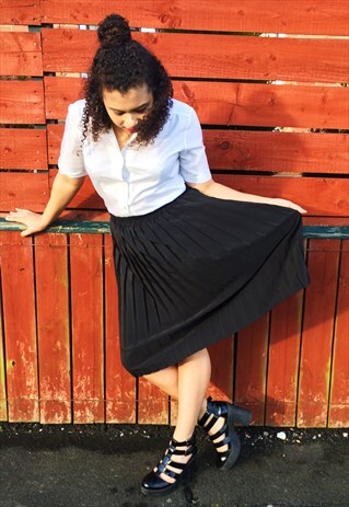 BLACK VINTAGE PLEATED SKIRT