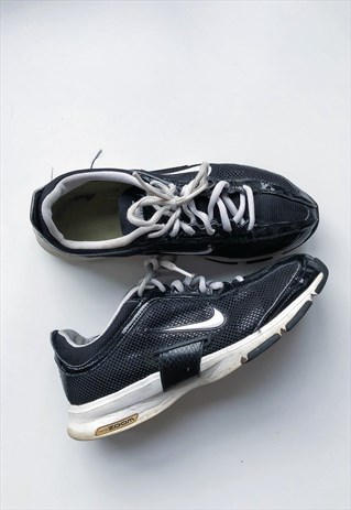 NIKE VINTAGE SNEAKERS